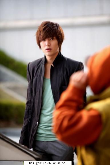 city hunter (vanatorul din oras) este un serial nou si foarte interesant in care o tanara, kim na-na