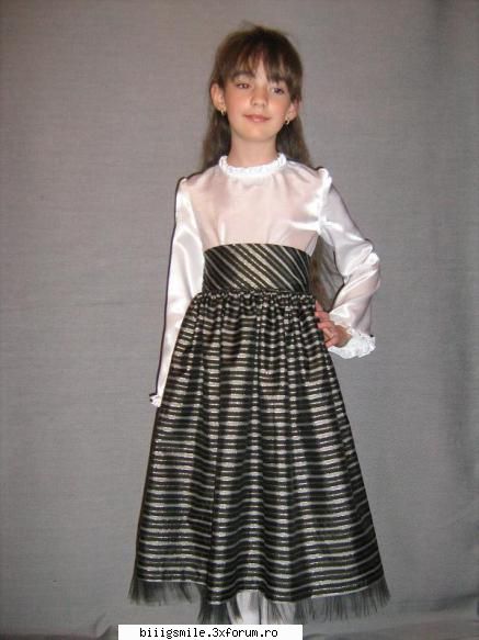 esti asa kawaii :nebun: 

eu asa arat: poze cu noi